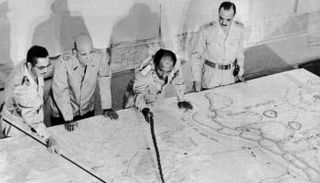 السادات وقادة الجيش المصري خلال التخطيط للعبور