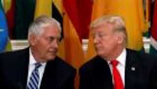 الخارجية الأمريكية تنفي وصف تيلرسون لترامب بـ"الأحمق"