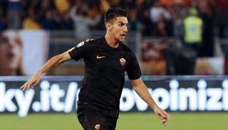 لاعب روما يشعل صراعا بين قطبي مانشستر