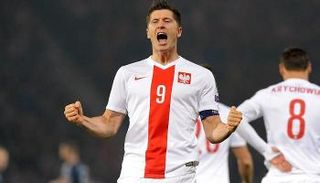 شاهد.. ليفاندوفسكي يدخل تاريخ بولندا ويتجاوز كريستيانو