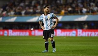 مواجهة بيرو تؤكد الفارق بين ميسي الكتالوني والأرجنتيني