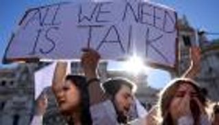 بالصور.. كتالونيا.. هل يؤجل الحوار إعلان الانفصال؟