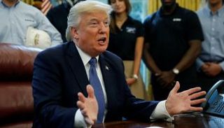 ترامب اكتفى بقول "سوف ترون" للصحفيين