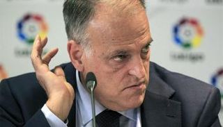 تيباس يوضح موقف برشلونة النهائي من الاستمرار في 