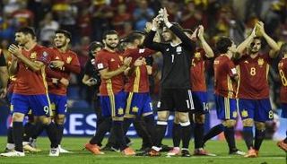 الصحافة الإسبانية تحتفي بتأهل "لا روخا" لمونديال روسيا