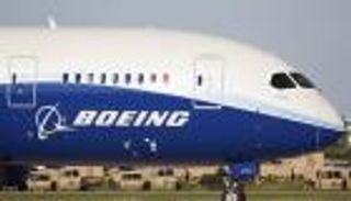 بالفيديو.. فرنسا.. مطالبات بخفض رحلات الطيران بسبب إضراب عمال