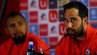 قائد تشيلي ينفي تساهل البرازيل في تصفيات المونديال