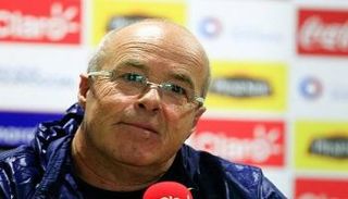 مدرب الإكوادور لن يتهاون أمام بلاده 