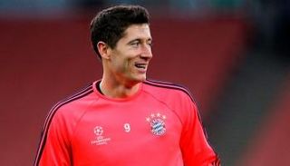 ليفاندوفسكي يحقق إنجازاً جديداً خارج الملاعب