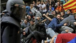 أعمال عنف صاحبت التصويت على انفصال كتالونيا