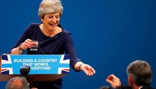 رئيسة الوزراء البريطانية، تيريزا ماي
