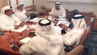 جانب من اجتماع اللجنة العليا