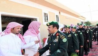 رئيس الحرس الملكي ينقل تعازي خادم الحرمين الشريفين لأسر الشهداء