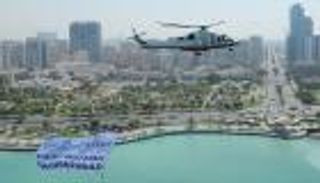 شرطة أبوظبي تروج لمسابقة المهارات العالمية عبر طائرات عمودية ودوريات