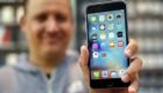 هل تتعمد آبل إبطاء هاتفك القديم مع طرح آيفون جديد؟