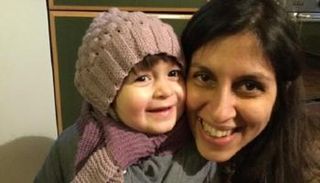 نازانين زاغاري-راتكليف مع نجلتها