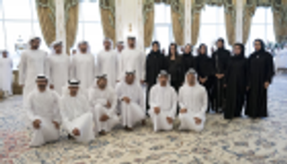 محمد بن زايد يستقبل اللجنة المنظمة لفعاليات منتدى"قدوة"