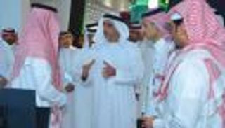 سيف بن زايد يزور جناح حكومة أبوظبي الرقمية في جيتكس 2017