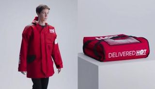 سترة بيتزاهت من نفس المادة المصنوع منها حقائب توصيل الطعام