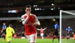 وكيله: أوزيل يريد البقاء في أرسنال