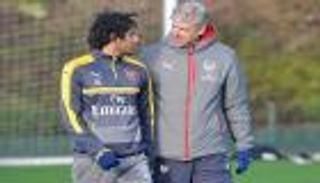 فينجر يهنئ مصر والنني بالتأهل للمونديال