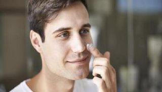 كيف تعتني ببشرتك من منزلك؟