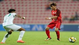 شباب الأهلي يحقق الفوز على الإمارات ويرتقي للمركز الثالث