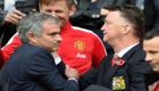 فان جال يتهم مورينيو باقصائه من تدريب يونايتد