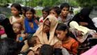 مقتل 5 وفقد العشرات في غرق مركب للروهينجا