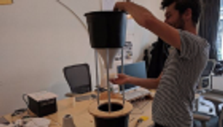  الغربان.. عمال نظافة في شوارع هولندا 