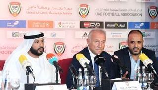 زاكيروني خلال المؤتمر الصحفي