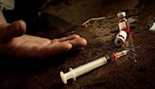 وفاة 1405 مدمنين للمخدرات في إيران خلال 2016 - أرشيفية