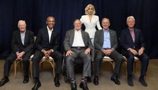 المغنية ليدي جاجا برفقة 5 رؤساء سابقين للولايات المتحدة