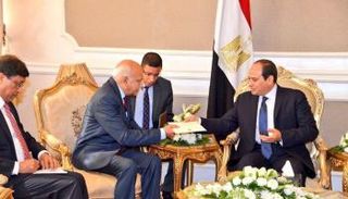 الوزير الهندي خلال تسليم رسالة شكر للسيسي