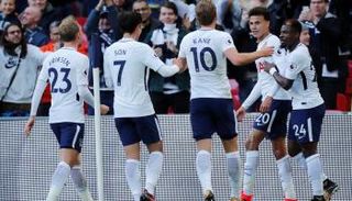 كين يسجل هدفين في فوز توتنهام الكبير أمام ليفربول