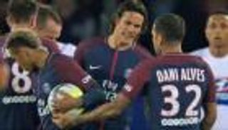 ألفيس: لست منحازا لنيمار ضد كافاني