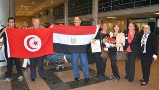 لطفي بوشناق لحظة وصوله أرض المطار