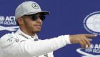 بالفيديو.. هاميلتون يقترب من لقبه الرابع في الفورمولا 1