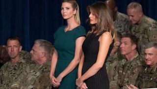 أزياء ميلانيا وإيفانكا ترامب تعكس حقيقة مهمتيهما السياسية