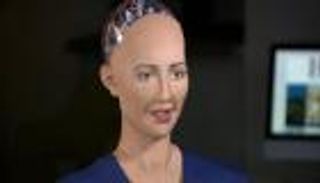 "صوفيا".. أول روبوت يحصل على الجنسية السعودية