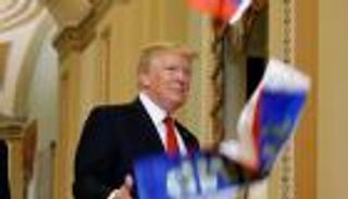 بالفيديو.. الاعتداء على ترامب داخل الكونجرس