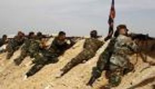 بإغراءات مالية وإقامة.. إيران تجند أفغان للقتال في سوريا