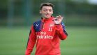 "رقم القميص" سبب رغبة أوزيل في الرحيل عن أرسنال