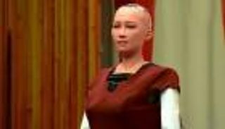 "صوفيا".. أول روبوت يحصل على الجنسية السعودية