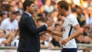 مدرب توتنهام يدرس استبعاد هاري كين من مواجهة يونايتد