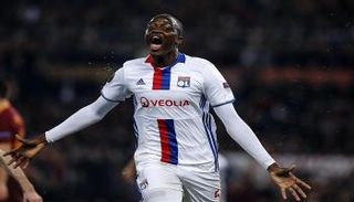 مدافعان فرنسيان يدخلان ضمن اهتمامات برشلونة