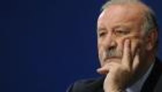 ديل بوسكي يحذر من تأثيرات أزمة كتالونيا على الكرة الإسبانية 