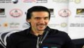 مدرب الزمالك سعيد باستاد القاهرة
