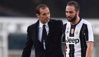 أليجري يوجه رسالة لهيجوايين بعد ثنائية ميلان