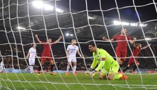 روما يفوز بصعوبة على بولونيا بهدف نظيف